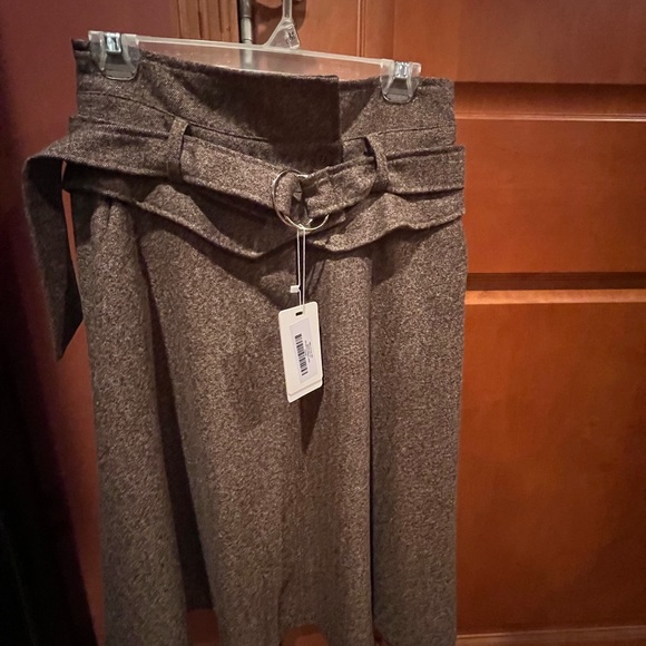 Taupe turtleneck & Skirt set - Picture 7 of 7